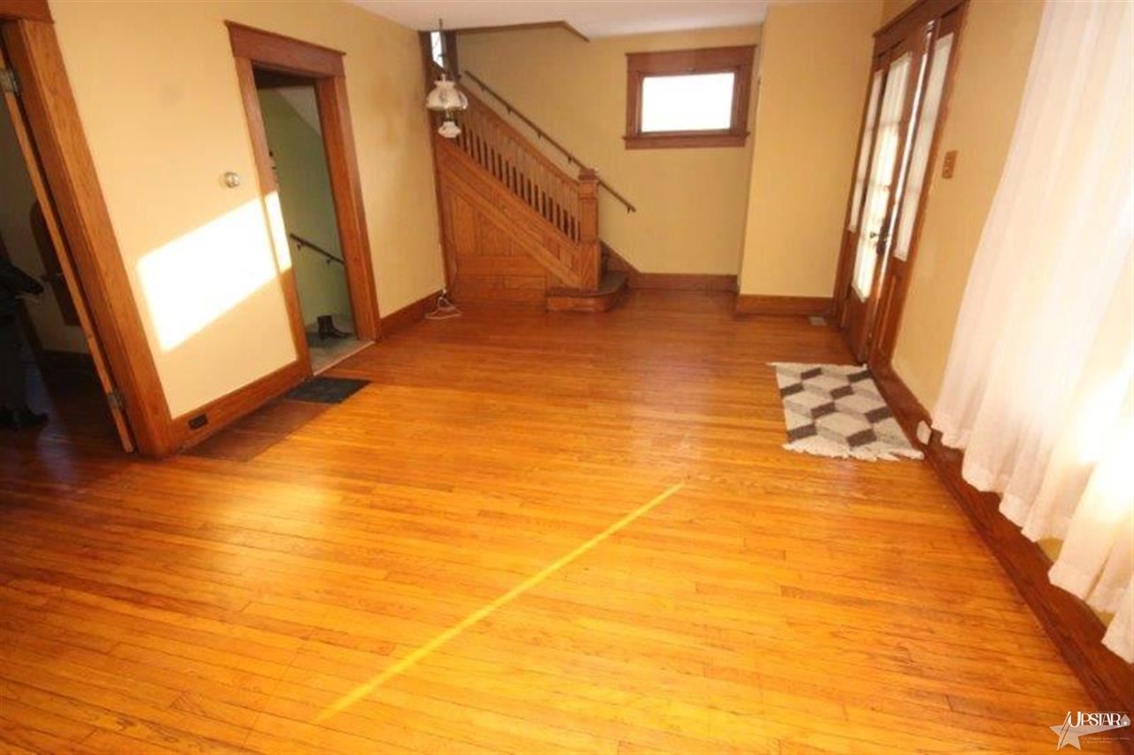317 Lexington Ct, Fort Wayne, IN 46806 photo 2