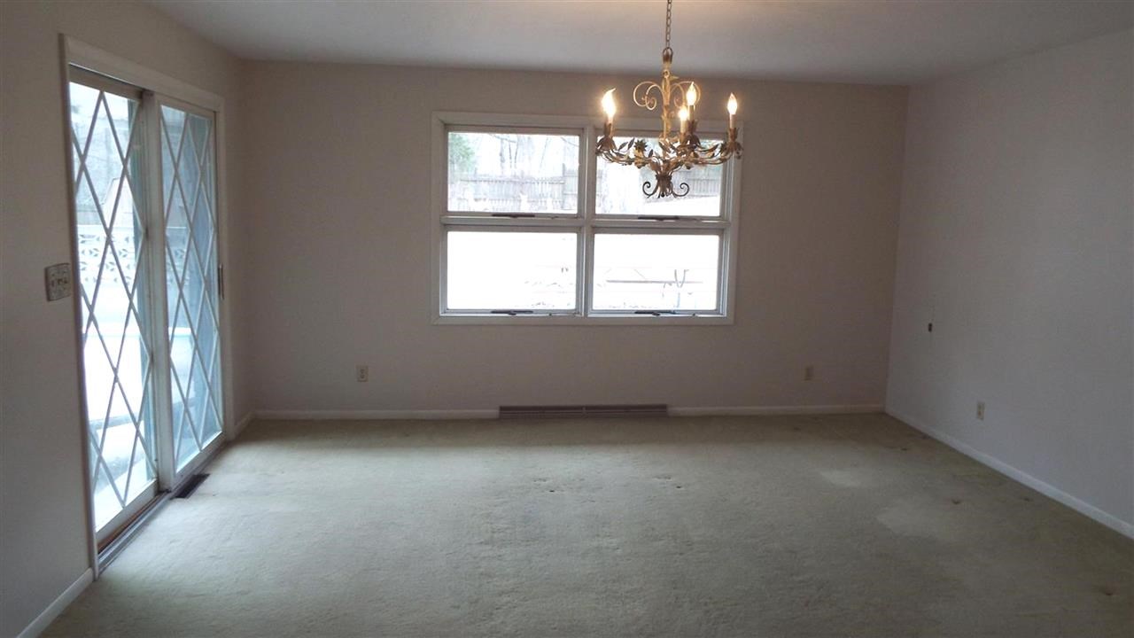 435 E Mill Rd, Evansville, IN 47711 photo 7