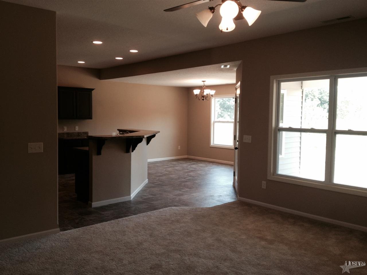 2136 Winterberry Ct, Auburn, IN 46706 photo 8