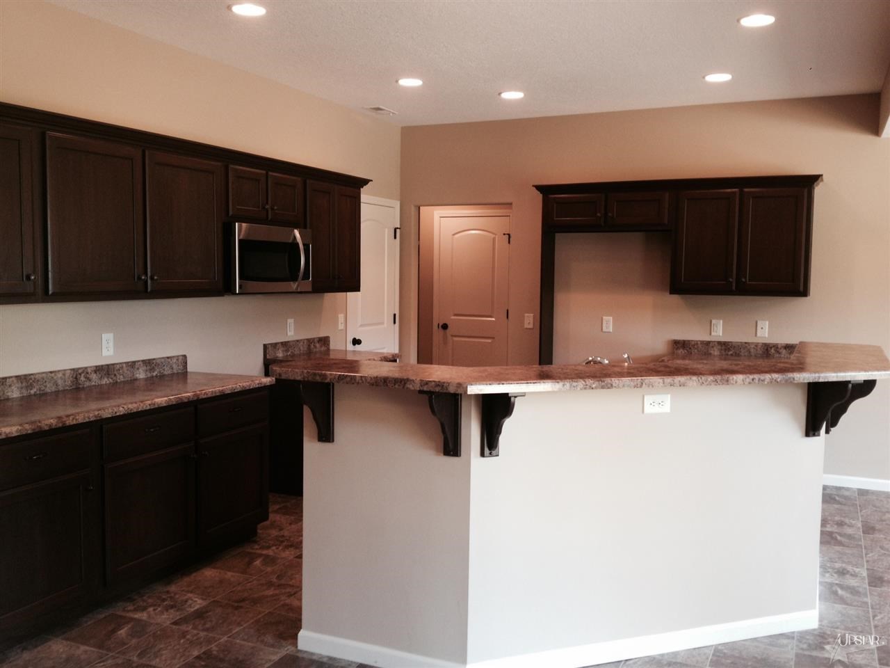 2136 Winterberry Ct, Auburn, IN 46706 photo 9