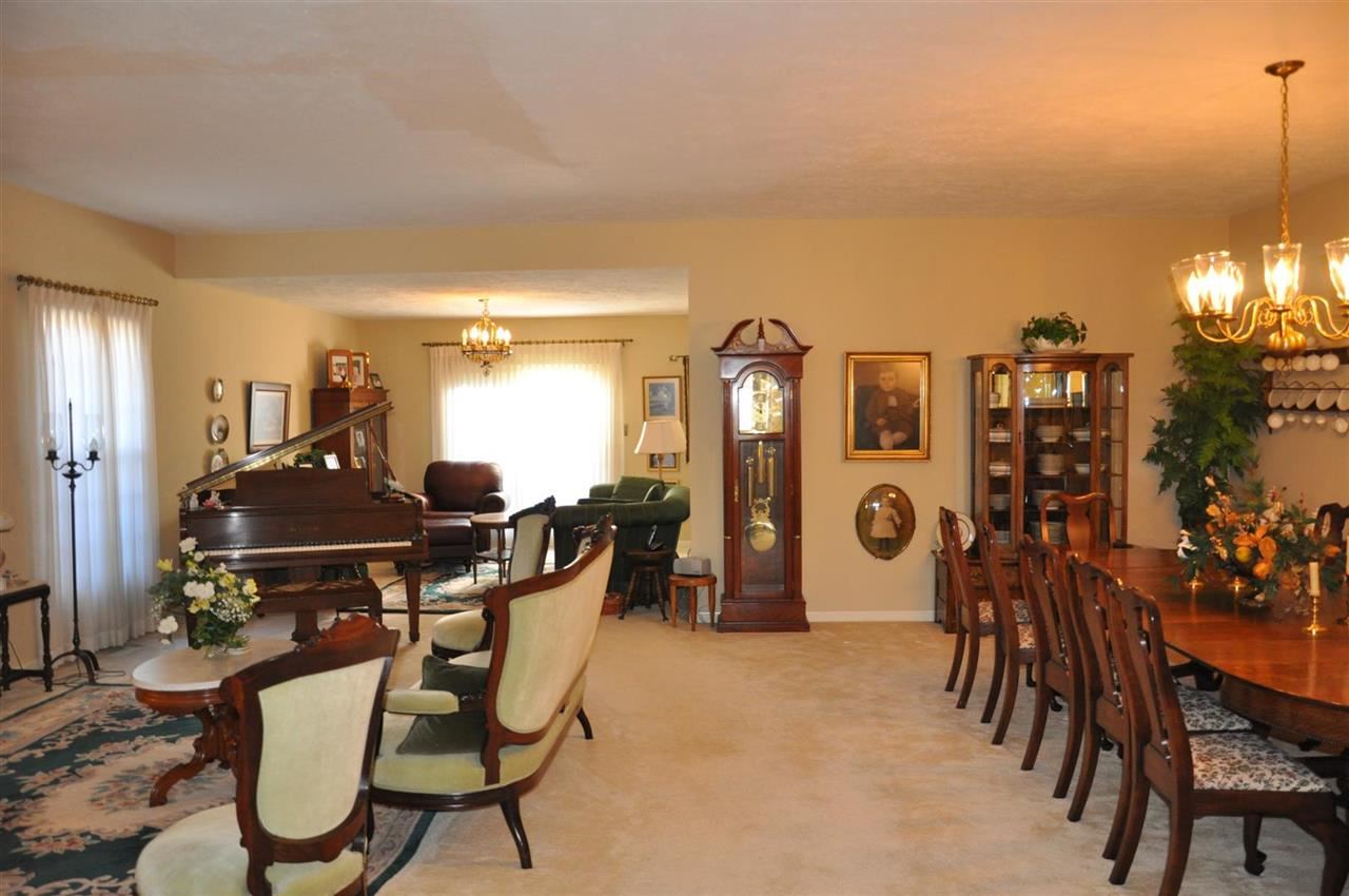 6423 Hearthstone Dr, Evansville, IN 47715 photo 3