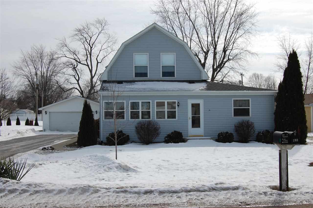 209 W Walnut St, Chalmers, IN 47929 photo 1