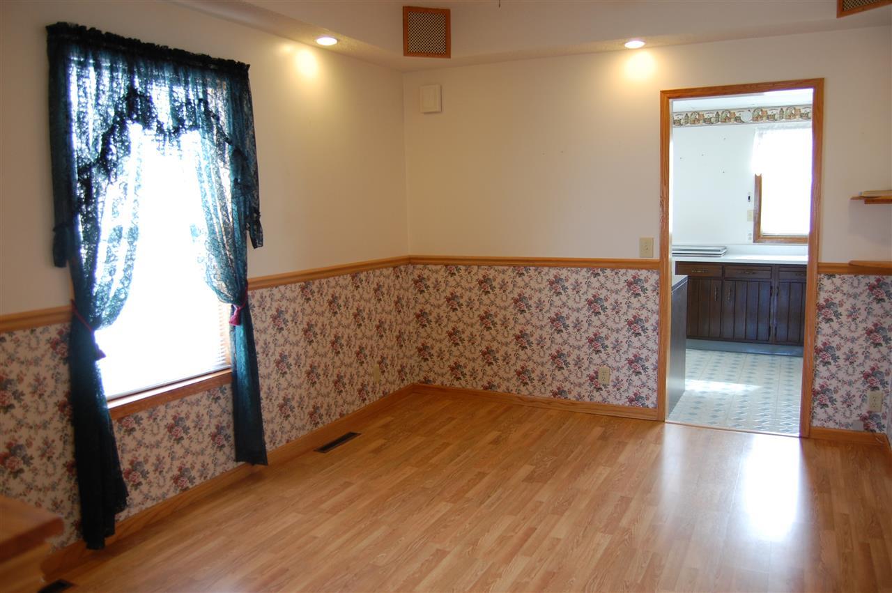 209 W Walnut St, Chalmers, IN 47929 photo 10