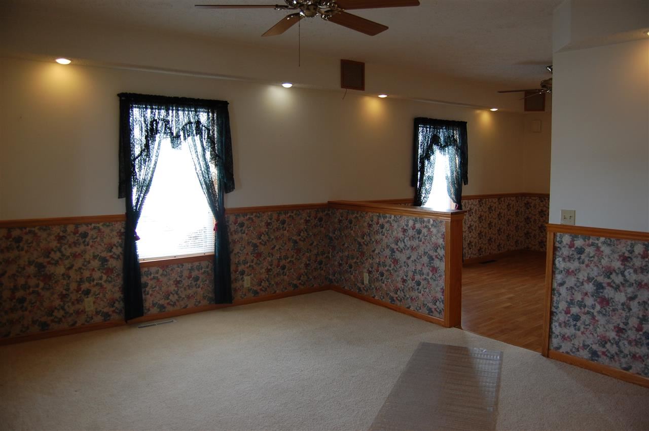 209 W Walnut St, Chalmers, IN 47929 photo 7