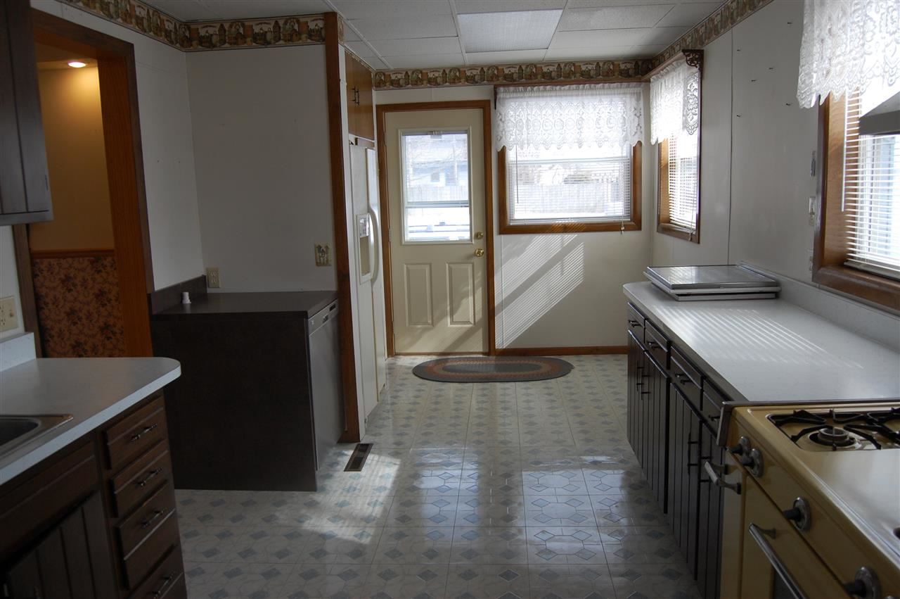 209 W Walnut St, Chalmers, IN 47929 photo 13