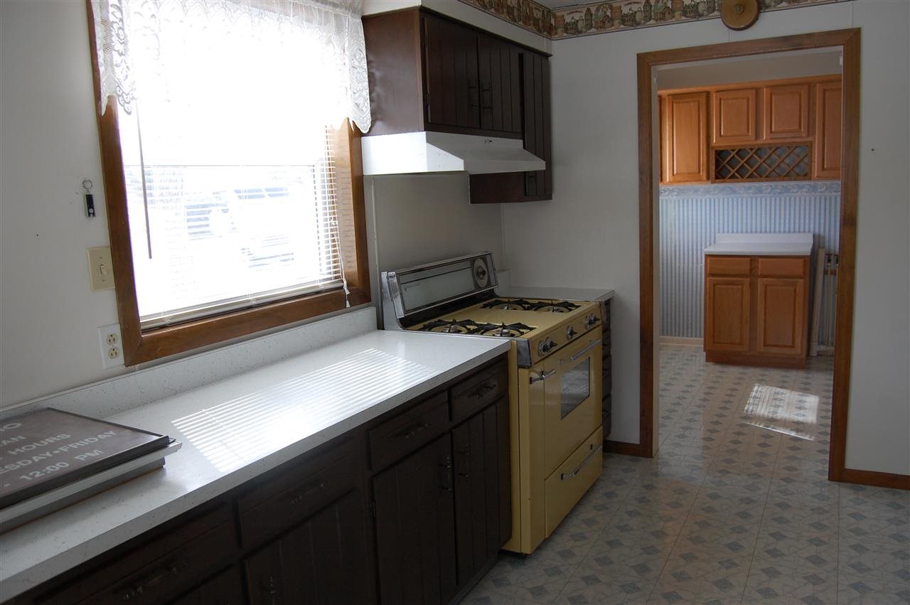 209 W Walnut St, Chalmers, IN 47929 photo 12