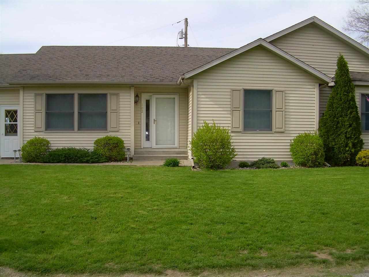 102 Booth Dr, Wolcottville, IN 46795 photo 4