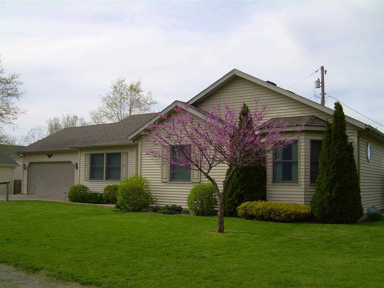 102 Booth Dr, Wolcottville, IN 46795 photo 3
