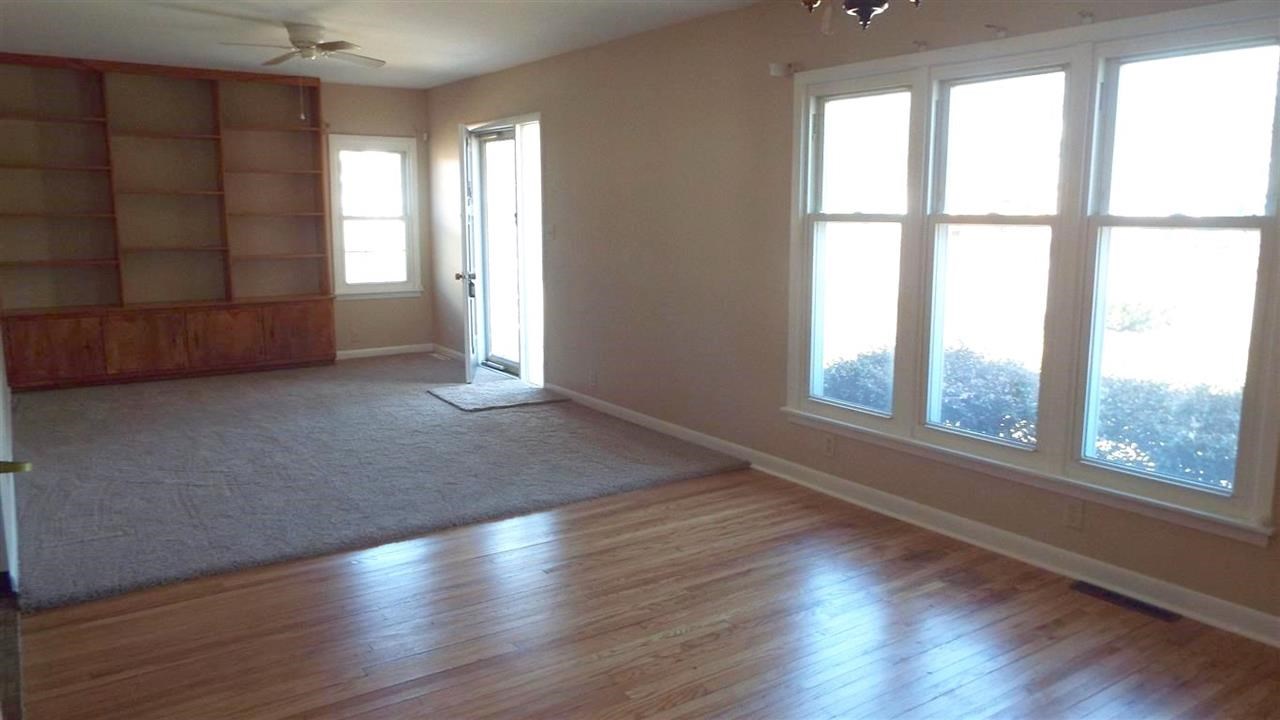 1209 S Bennighof Ave, Evansville, IN 47714 photo 3