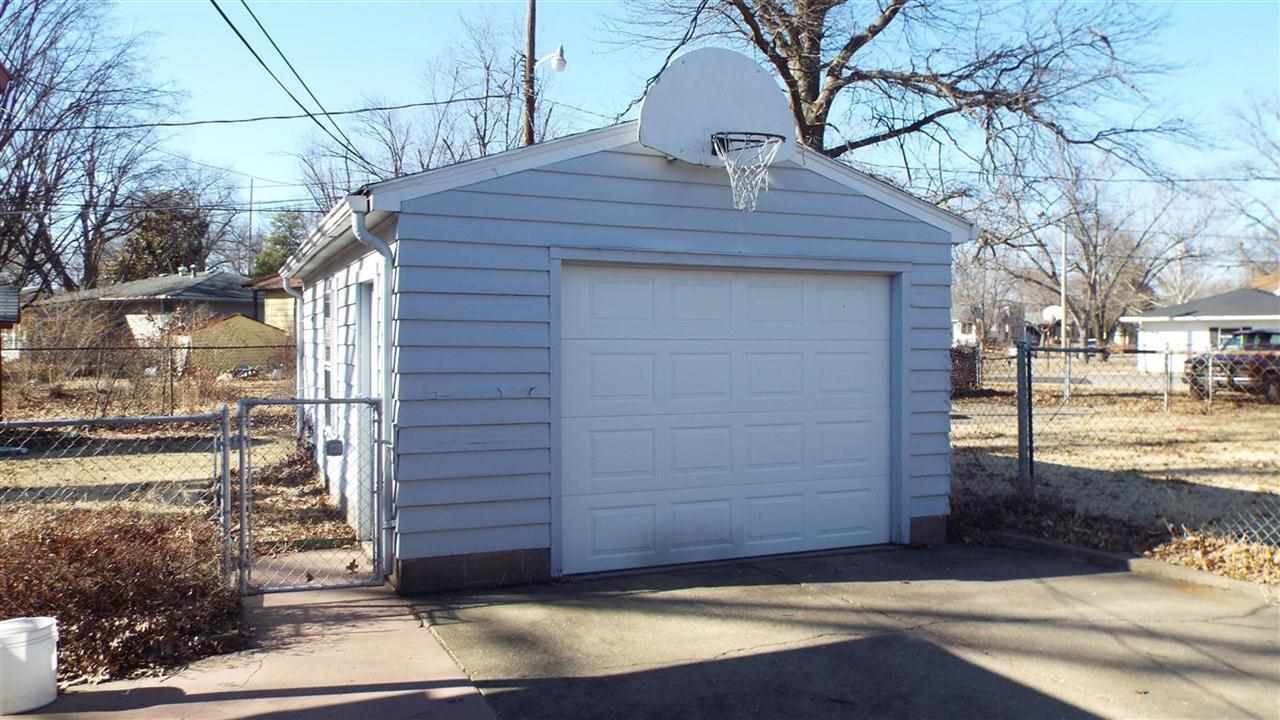 1209 S Bennighof Ave, Evansville, IN 47714 photo 17