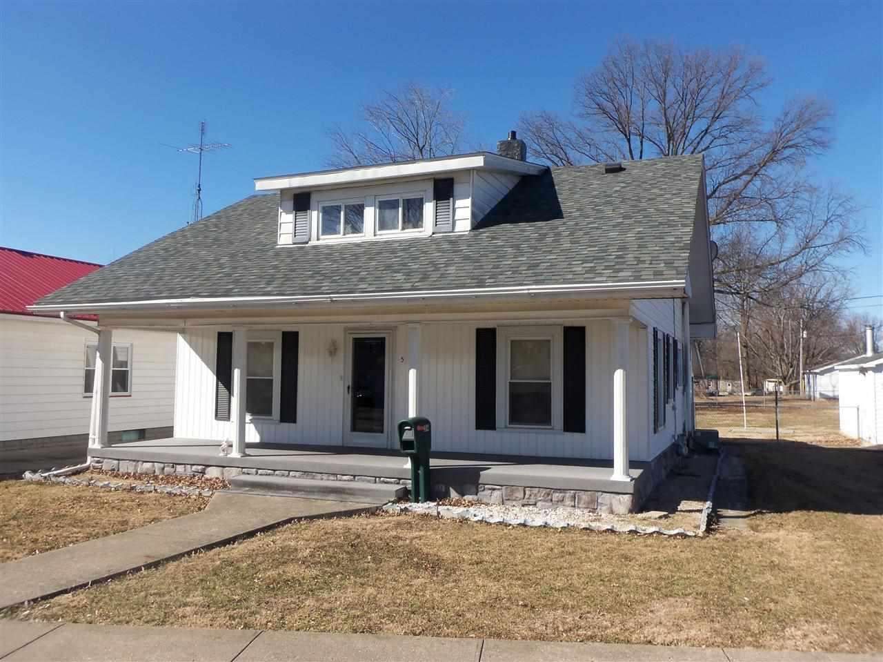 514 Maple St, Bicknell, IN 47512 photo 1