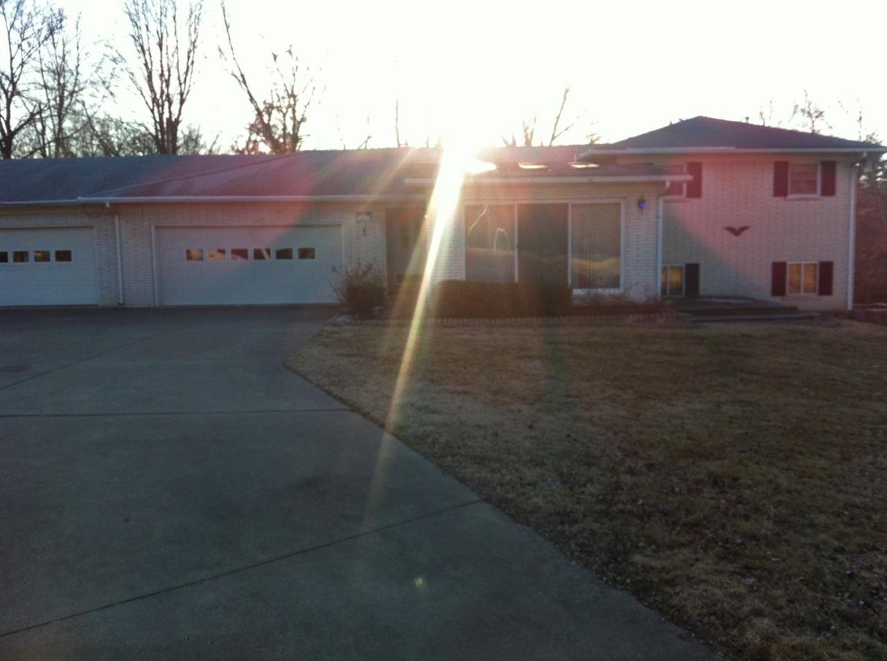 2916 Bromm Rd, Evansville, IN 47720 photo 1