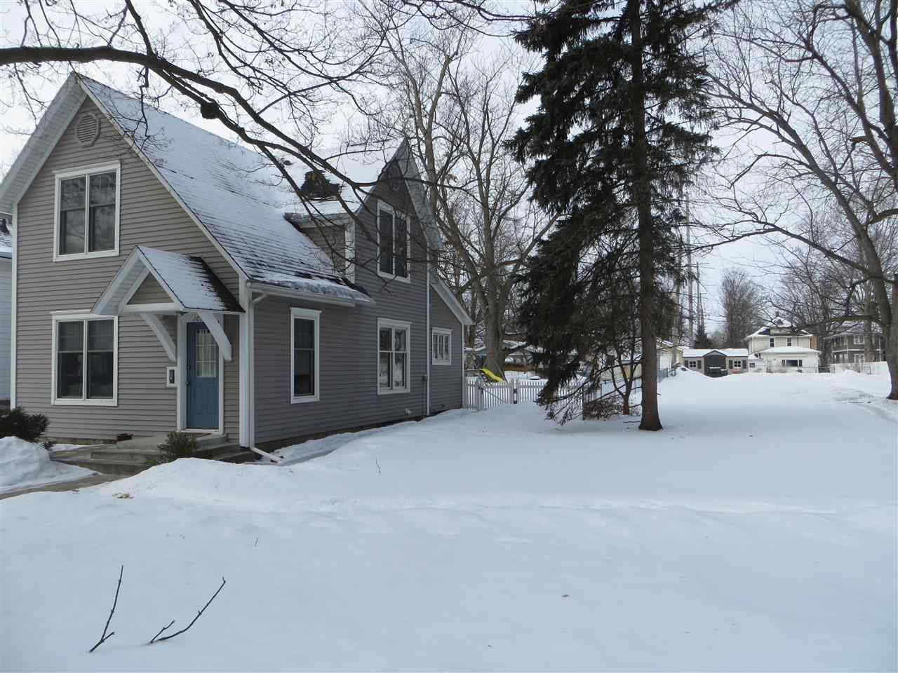 1017 S 8th St, Goshen, IN 46526 photo 1