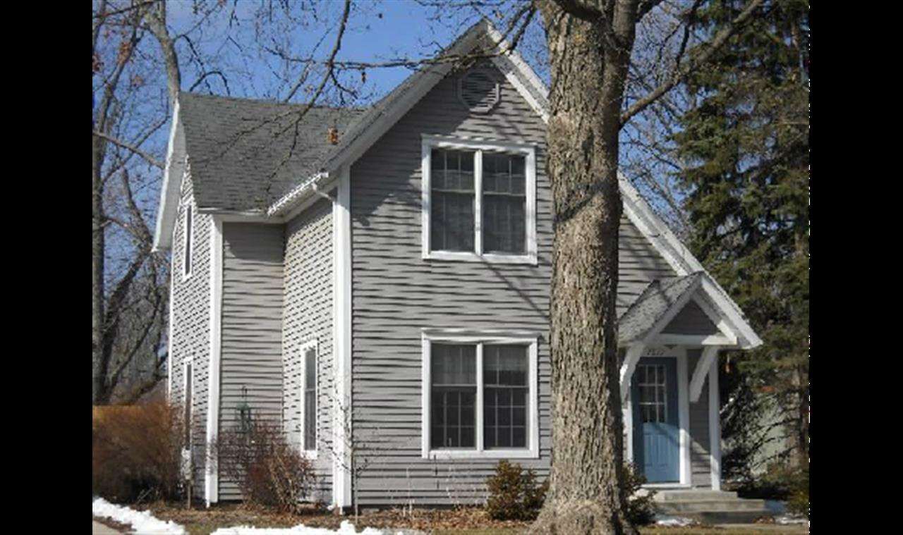 1017 S 8th St, Goshen, IN 46526 photo 2