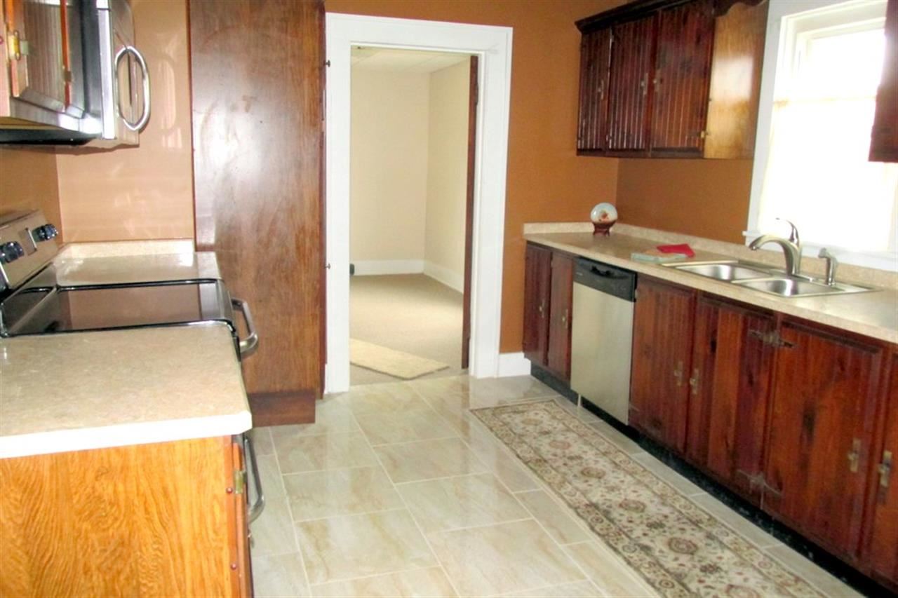 306 E North St, Winslow, IN 47598 photo 4