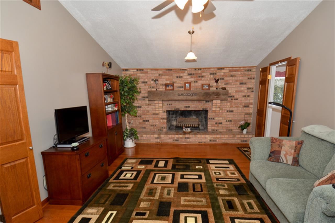 61360 Oak Rd, South Bend, IN 46614 photo 2
