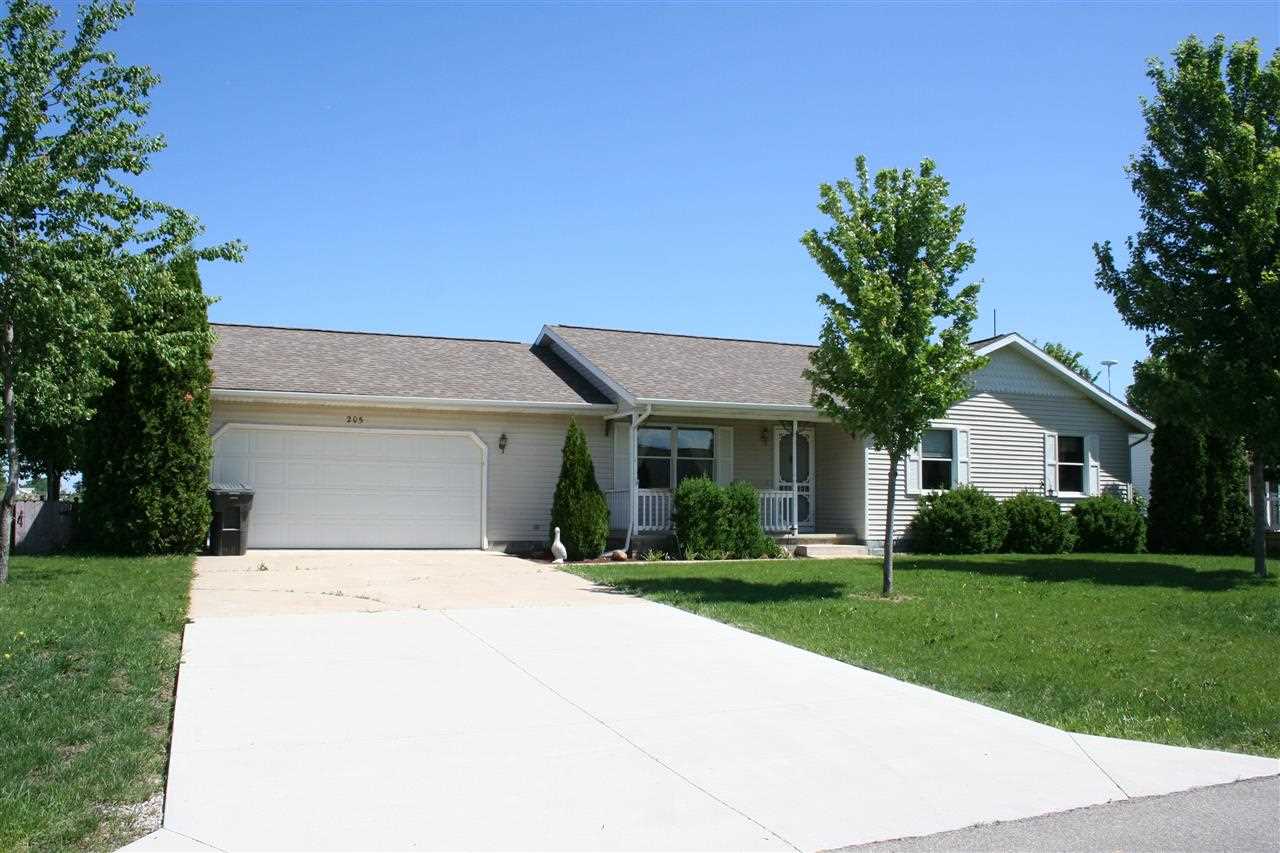 205 Todd St, Topeka, IN 46571 photo 1