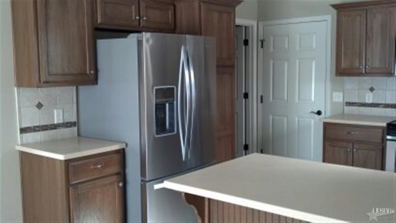 370 Kings Cross, Huntington, IN 46750 photo 2
