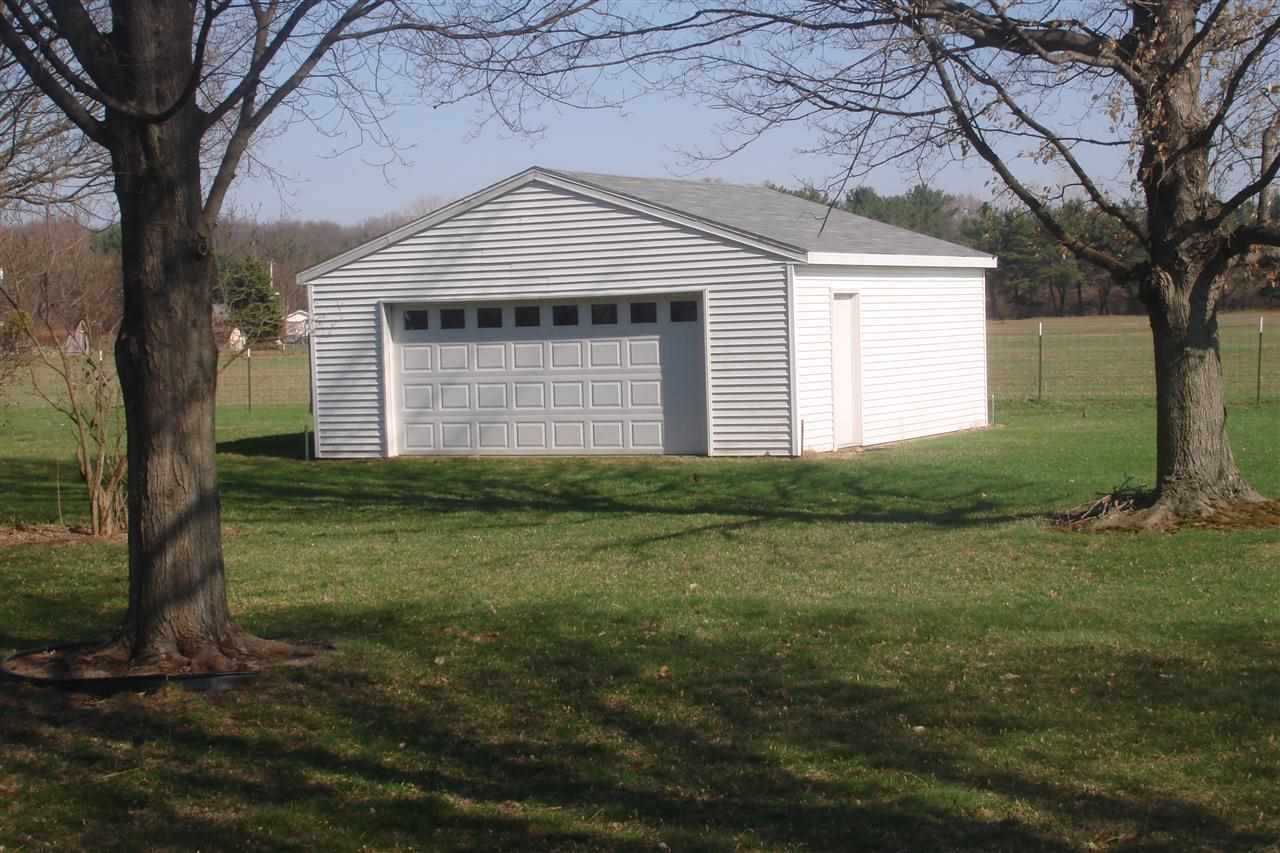 28588 Bender Dr, Elkhart, IN 46514 photo 6