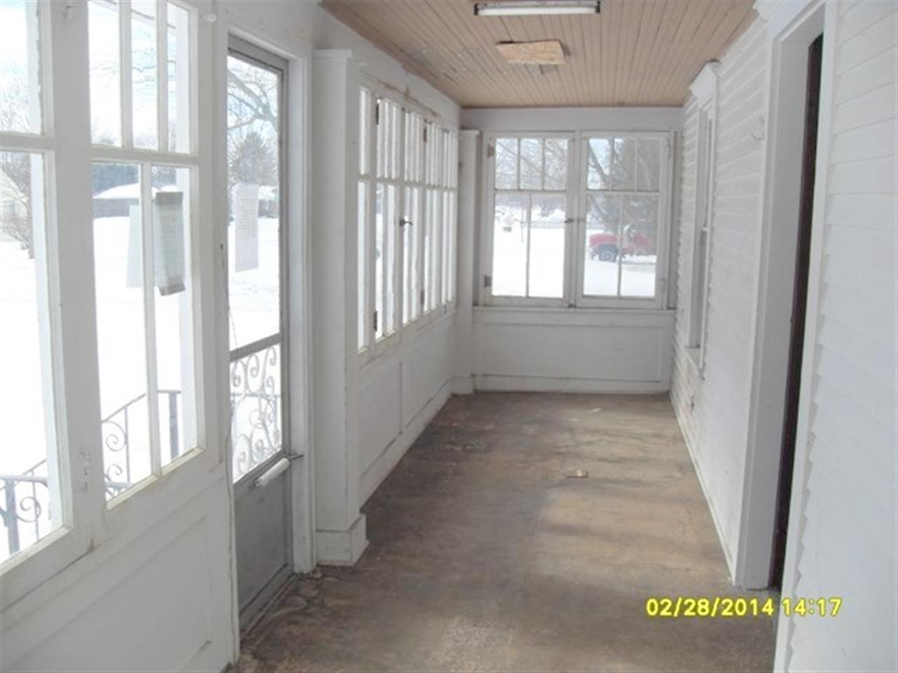 1230 Fieldhouse Ave, Elkhart, IN 46517 photo 2