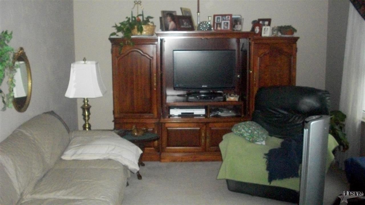 5517 Ashland Dr, Fort Wayne, IN 46835 photo 2