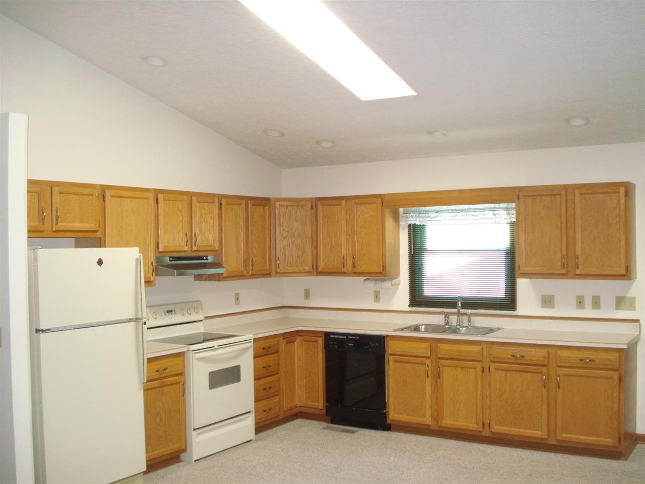 608 W Fox Rd, Fairmount, IN 46928 photo 4