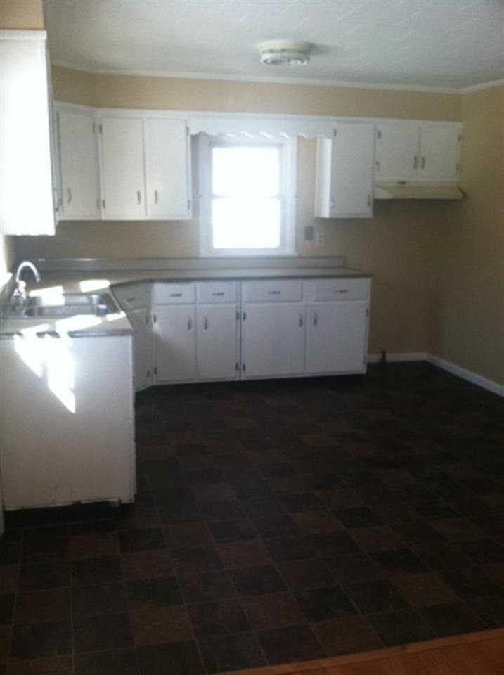720 E 31st St, Marion, IN 46953 photo 4
