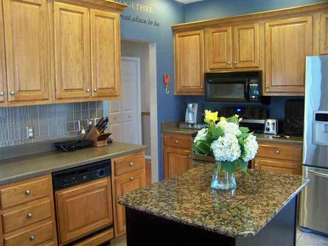 1814 Woodgate Dr, Goshen, IN 46526 photo 5
