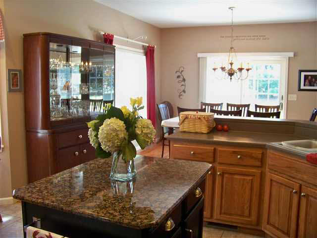 1814 Woodgate Dr, Goshen, IN 46526 photo 6