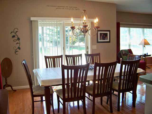 1814 Woodgate Dr, Goshen, IN 46526 photo 9