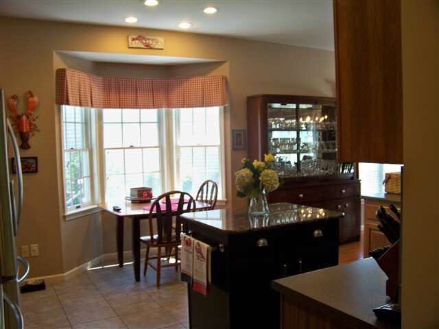 1814 Woodgate Dr, Goshen, IN 46526 photo 3