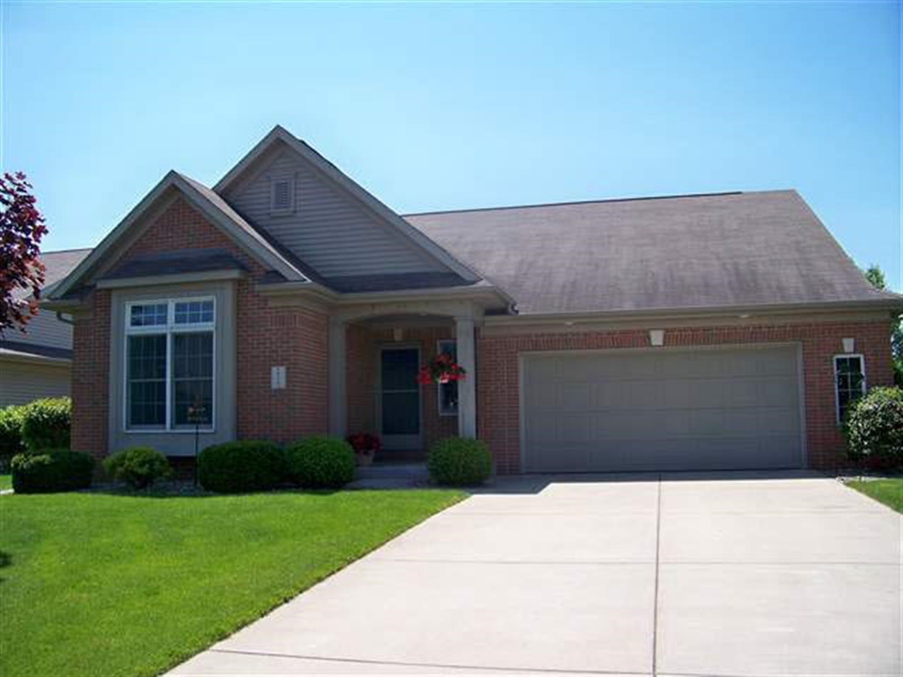 1814 Woodgate Dr, Goshen, IN 46526 photo 1
