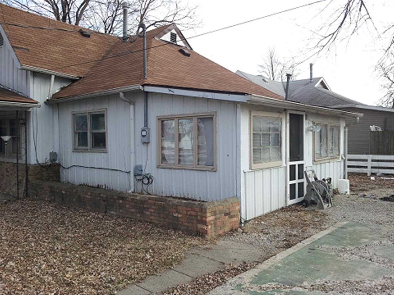 959 W Paris St, Frankfort, IN 46041 photo 2