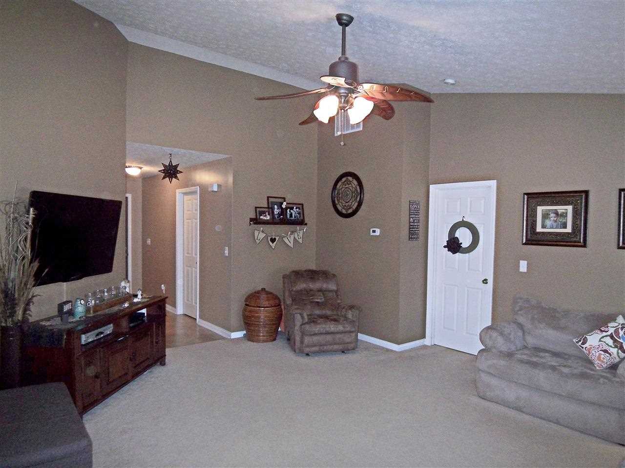 2920 Mooring Rd, Evansville, IN 47725 photo 3