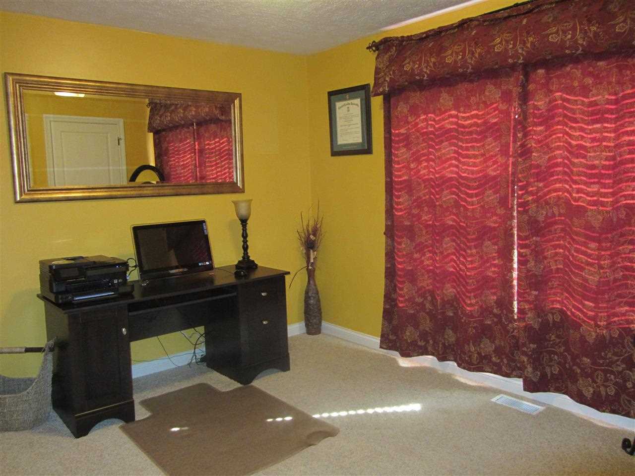4620 Erinwood Ct, Evansville, IN 47725 photo 2