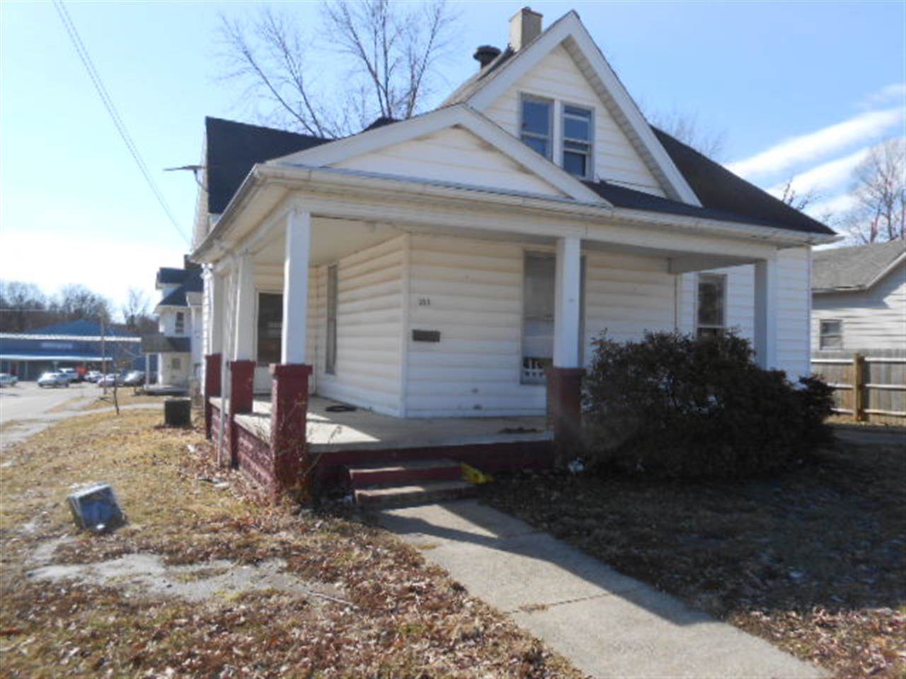 815 E Vantrees, Washington, IN 47501 photo 1