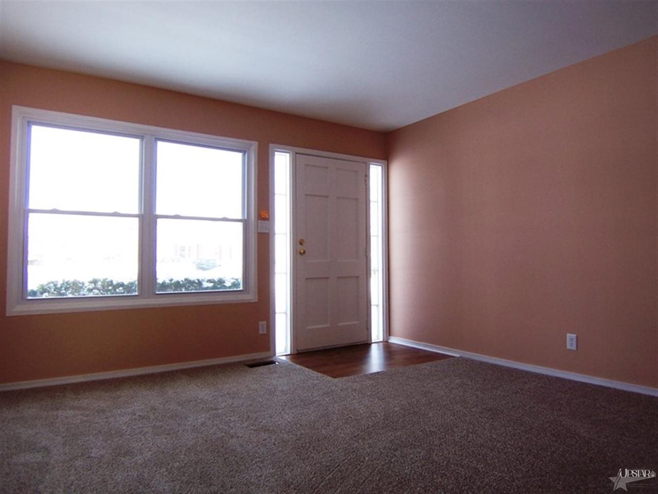 6524 Baytree Dr, Fort Wayne, IN 46825 photo 3