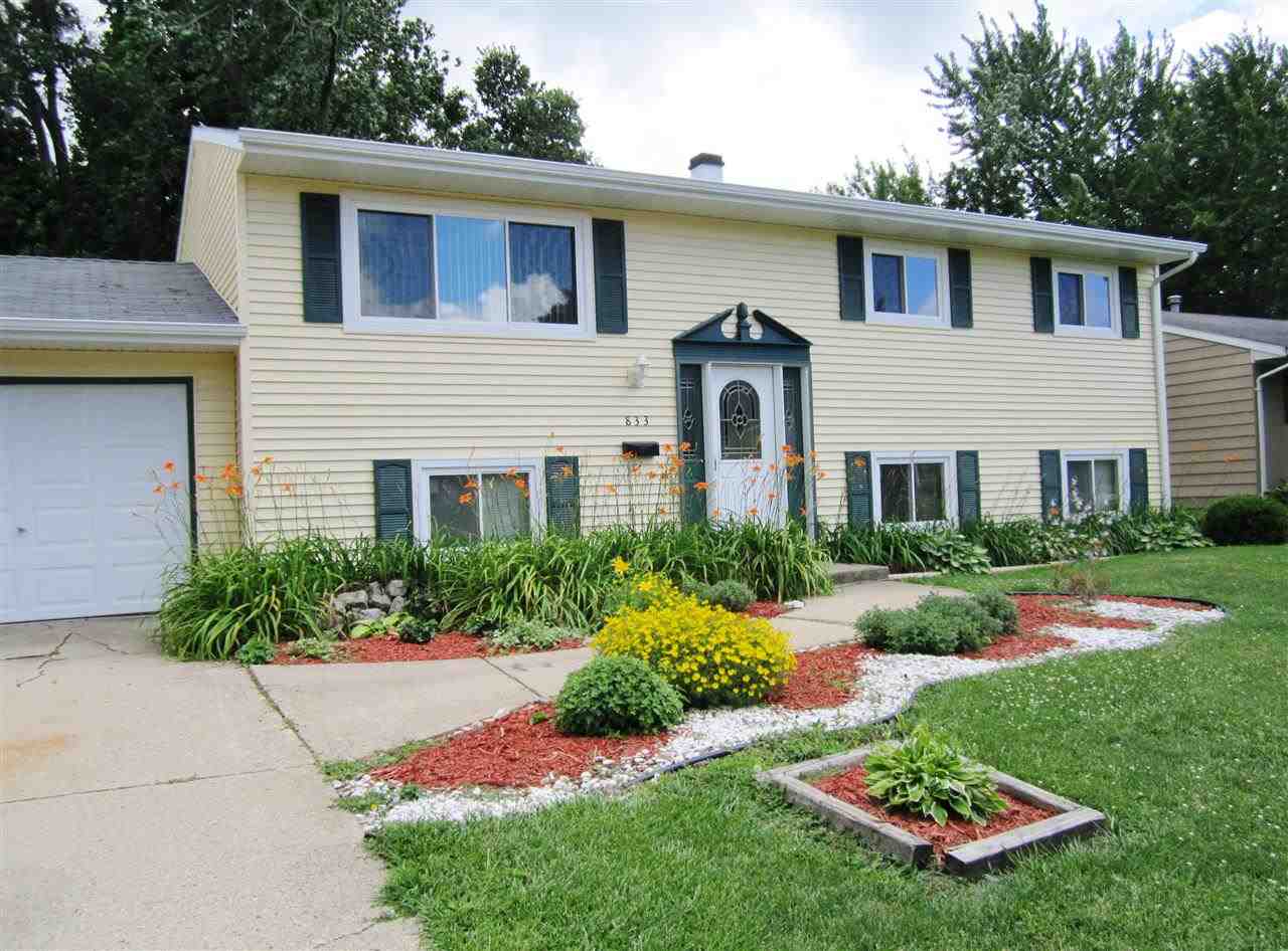 833 E 11th St, Mishawaka, IN 46544 photo 1