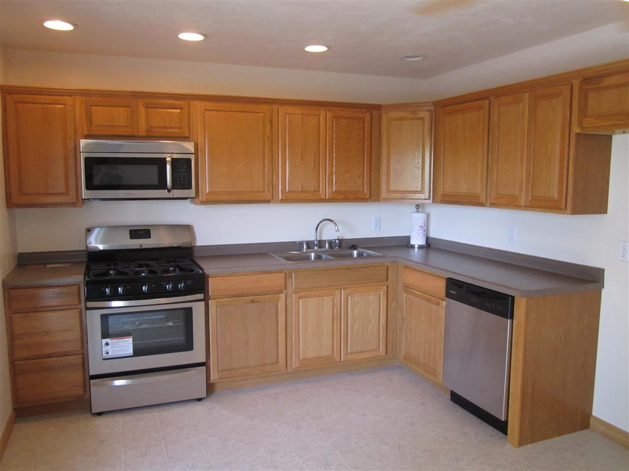 833 E 11th St, Mishawaka, IN 46544 photo 2