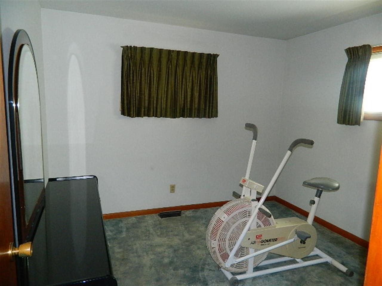 2610 S Nebraska St, Marion, IN 46953 photo 5