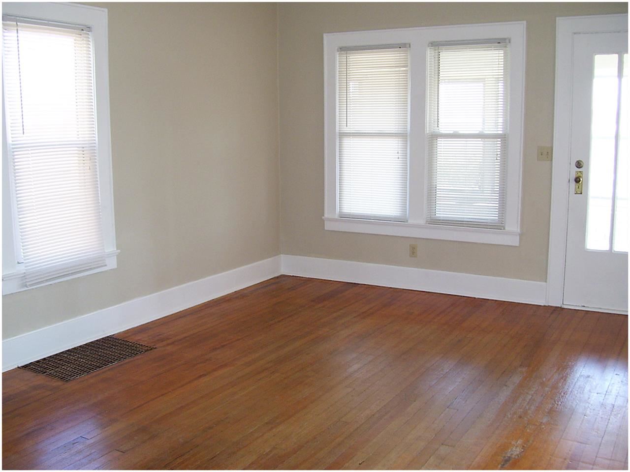 1404 N Weinbach Ave, Evansville, IN 47711 photo 3