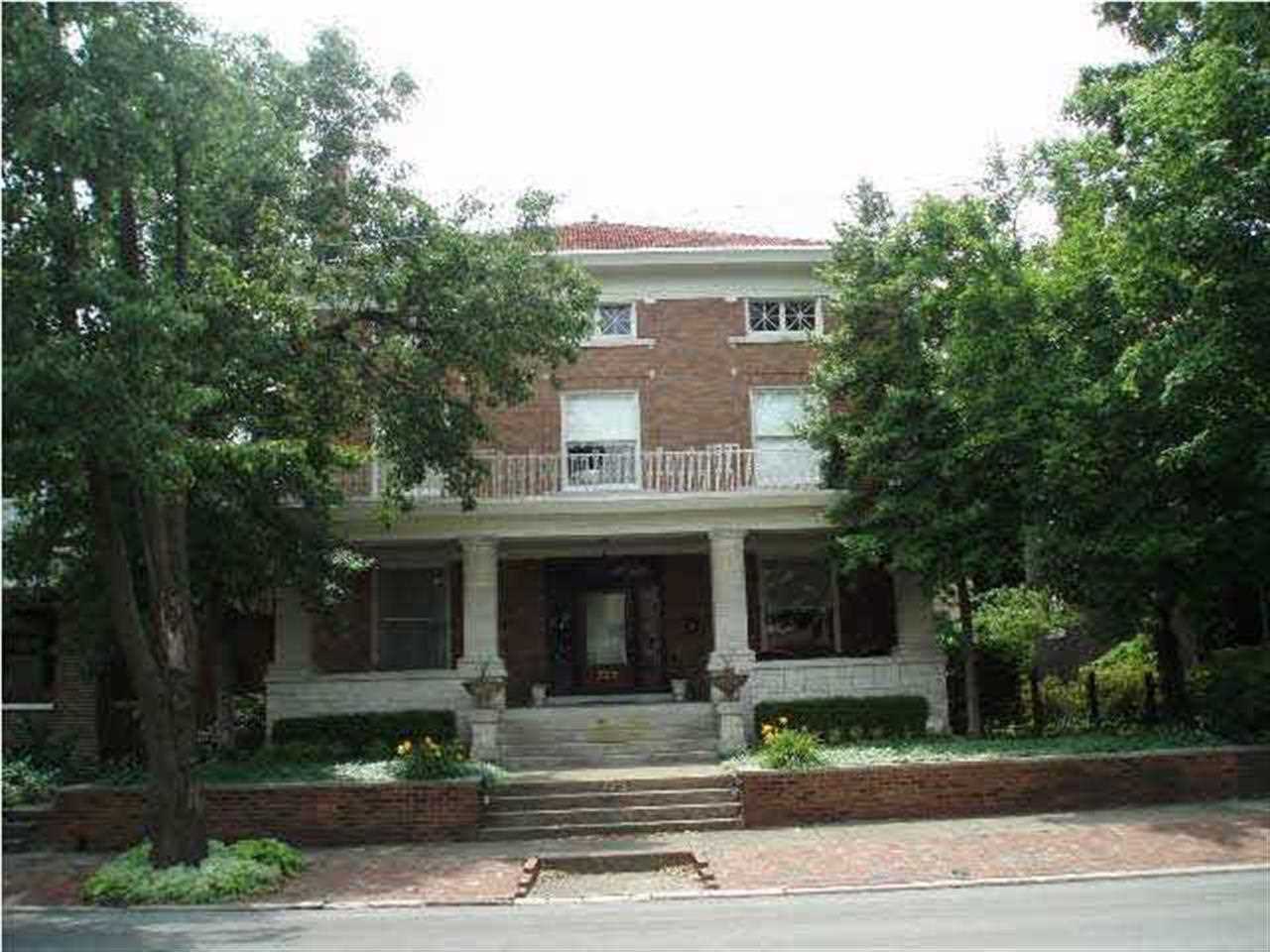 723 SE Riverside Dr, Evansville, IN 47713 photo 1