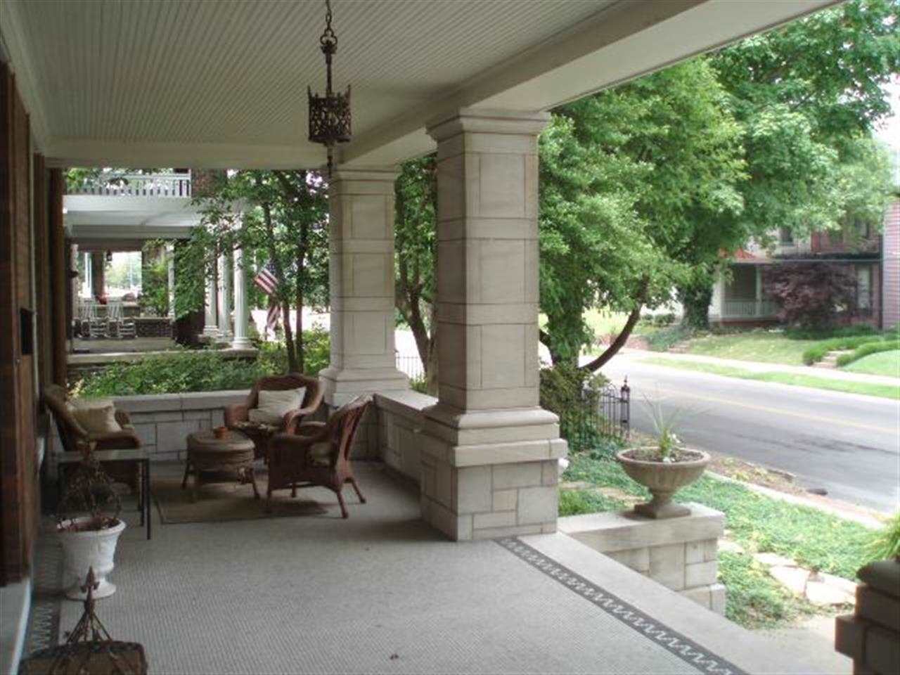 723 SE Riverside Dr, Evansville, IN 47713 photo 2
