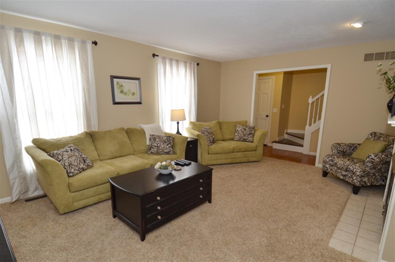 12475 Frontier Ct, Granger, IN 46530 photo 3