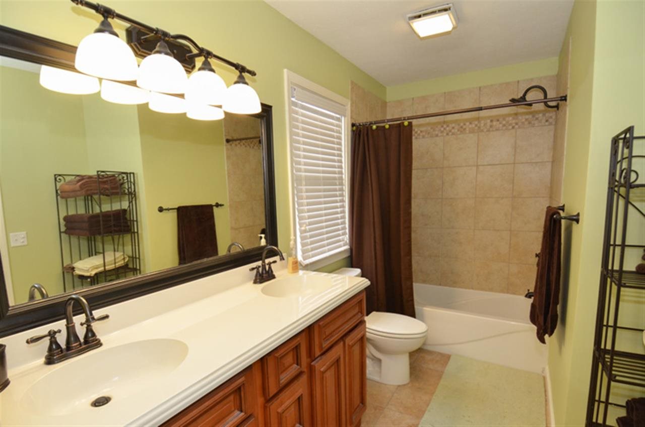 12475 Frontier Ct, Granger, IN 46530 photo 18