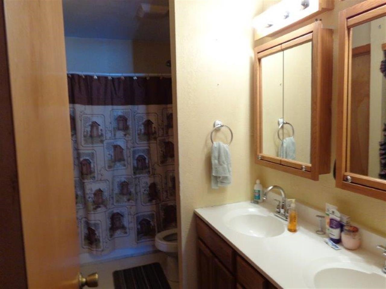 403 W Valleyview Dr, Syracuse, IN 46567 photo 8