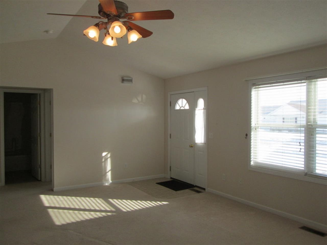 945 Lynn Dr, Bremen, IN 46506 photo 2