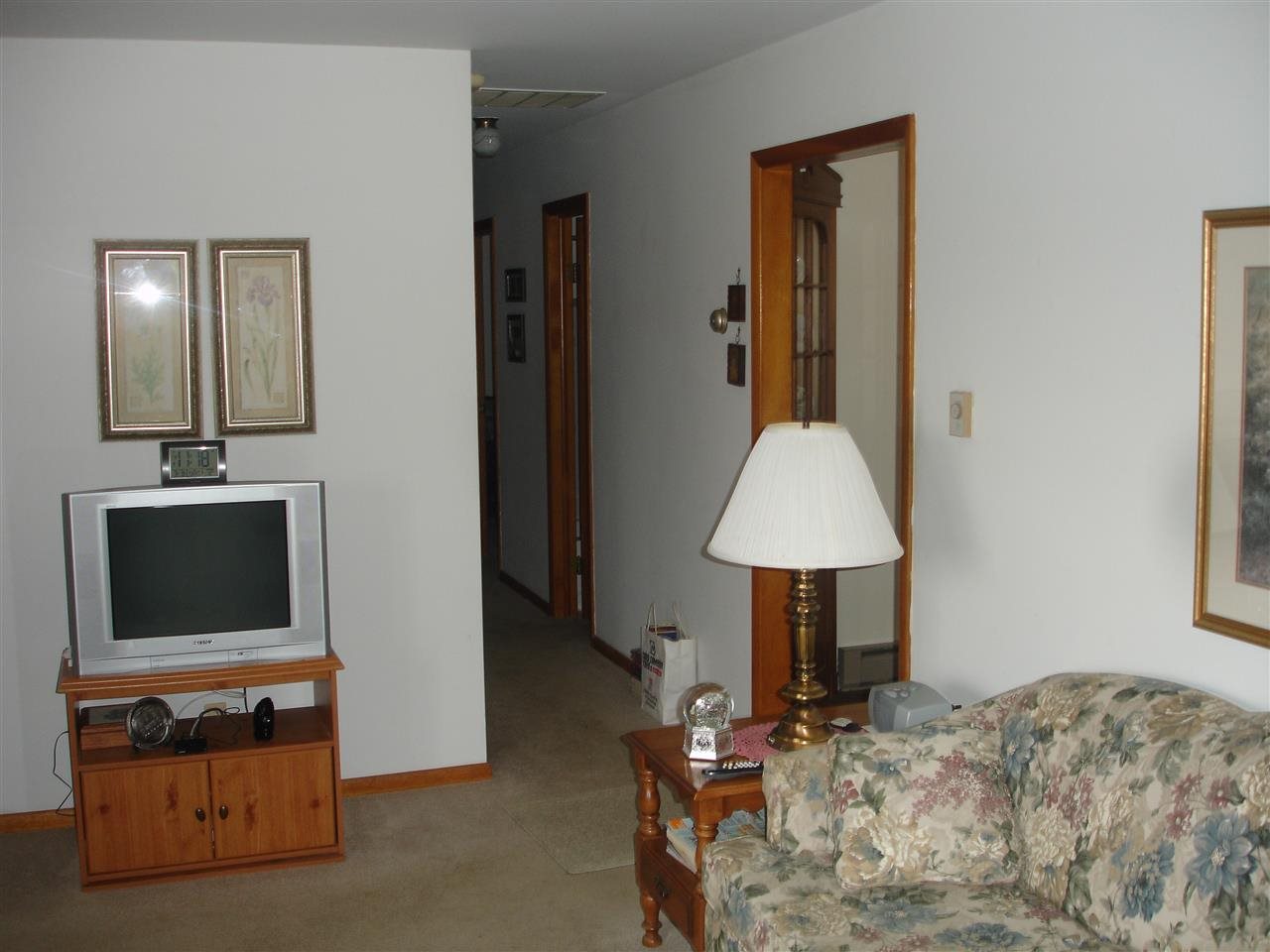 143 Phyllis Dr, Spencer, IN 47460 photo 2