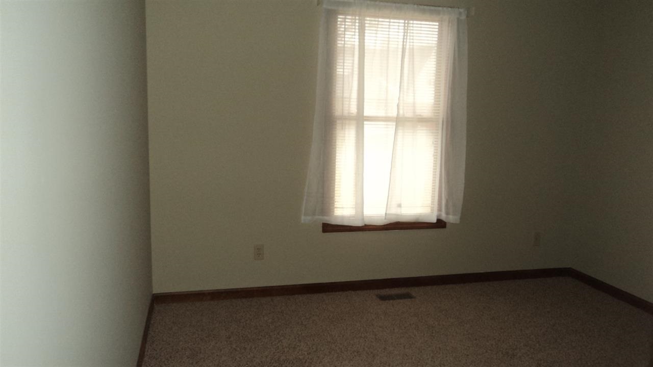 1801 Dove Ln, Evansville, IN 47715 photo 4