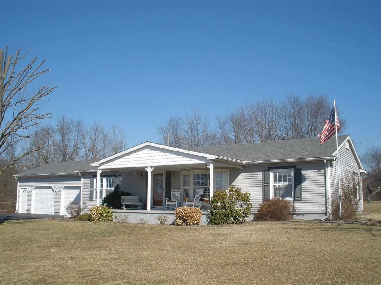 332 S 1050 E, Oakland City, IN 47660 photo 1